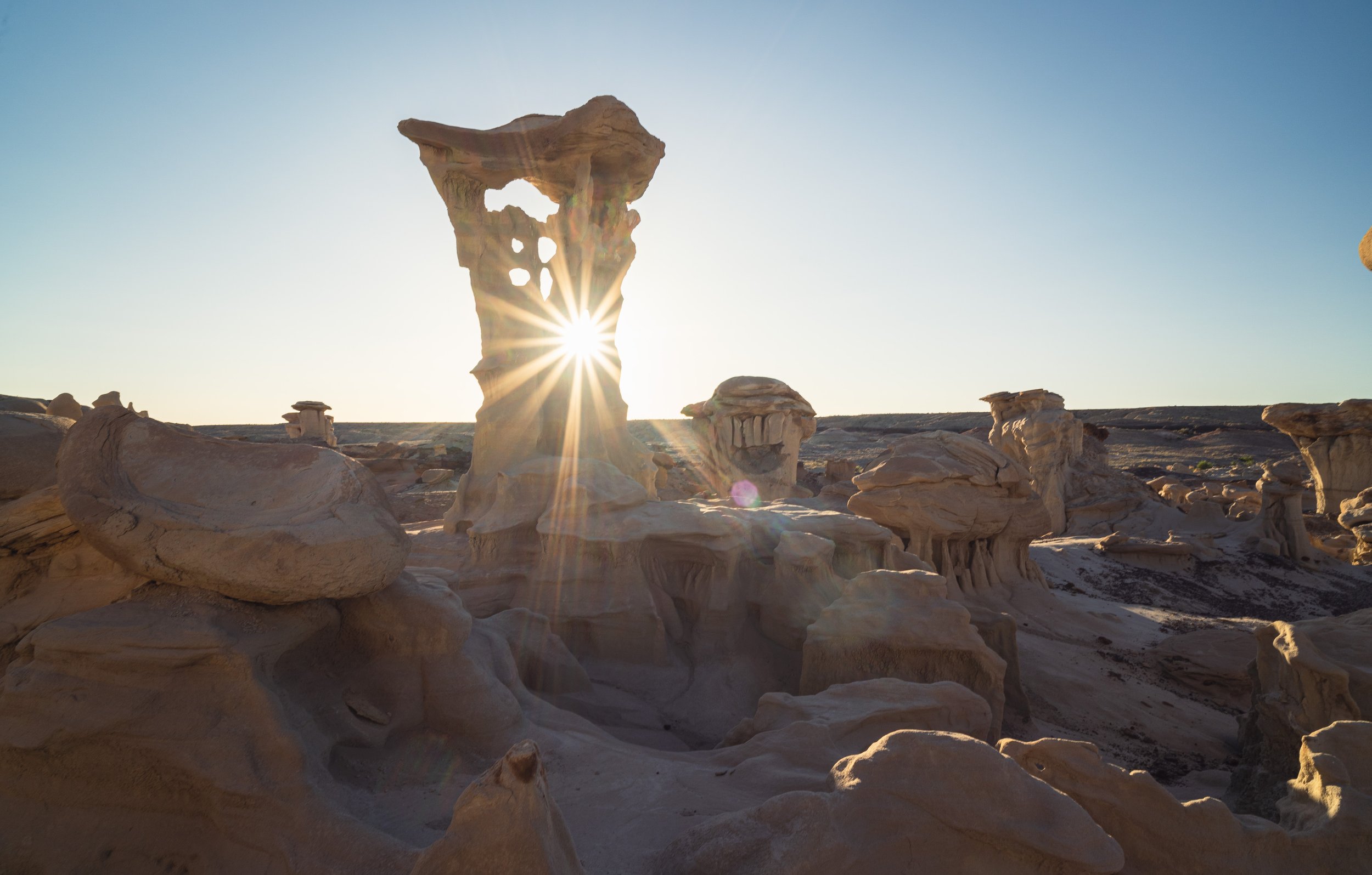 Hiking to the Alien Throne in Bisti Badlands
